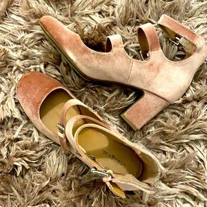 🥰 Beautiful Rose Pink Velvet Shoes 🥰